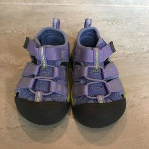 Keens girls sandals, size 5 toddler, EUC